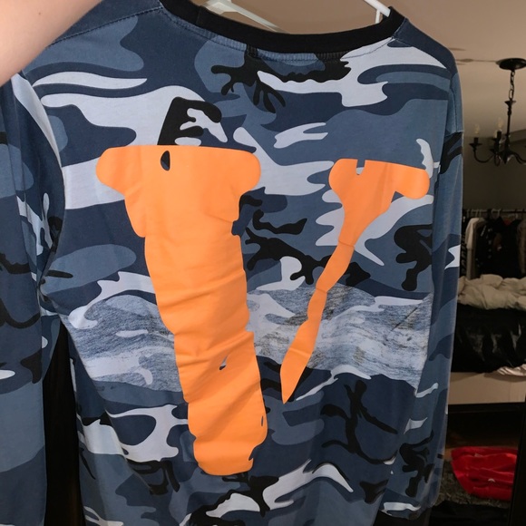 Friends camo vlone shirt - Picture 2 of 3